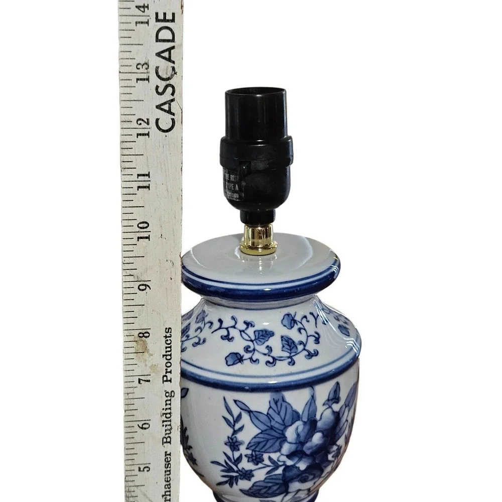 Vintage‎ 1998-99 Chinoiserie Ginger Jar Porcelain Blue White w/Rosewood Base